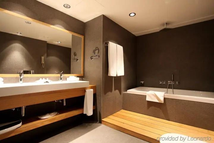 Тбилиси: Holiday Inn Tbilisi, an IHG Hotel Mimino