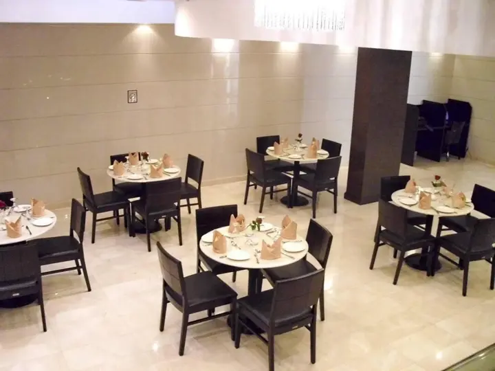 Дубай: Time Square Hotel
