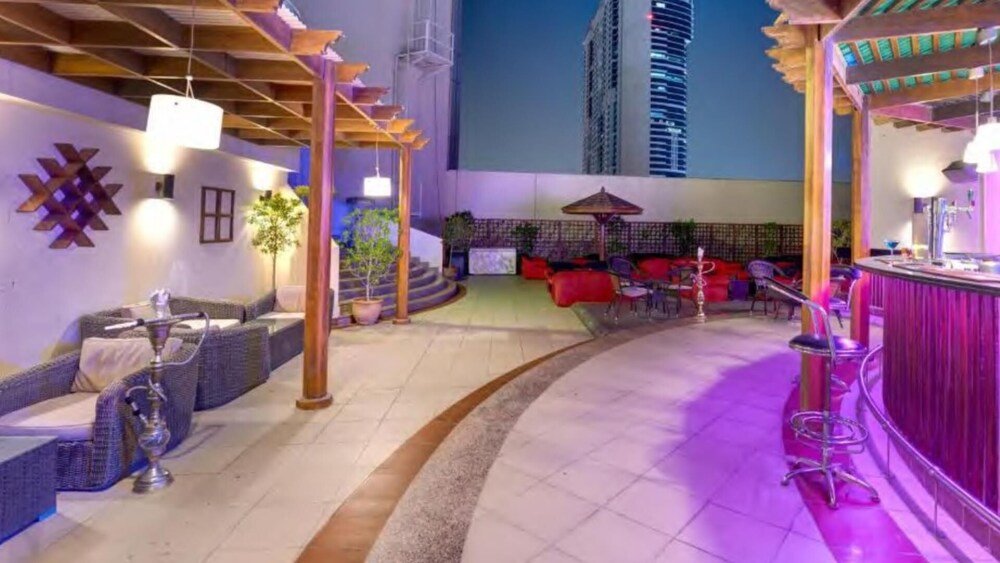 Дубай: Gorgeous 1- Bed Apartment Near Mall of Emirates