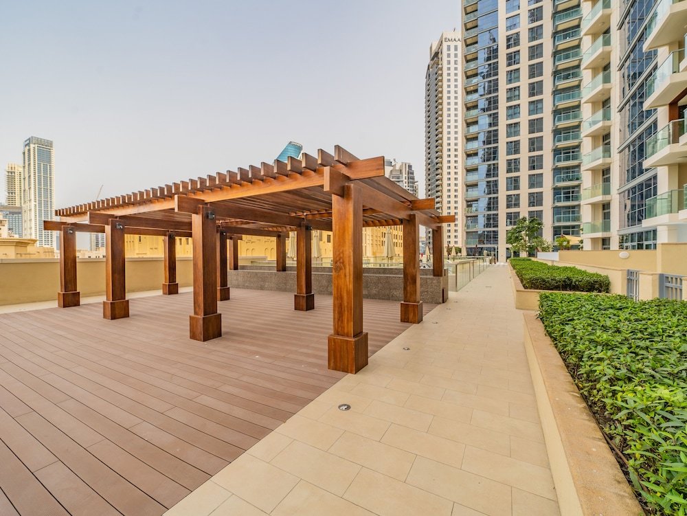 Дубай: Nouveau Art Deco 3BR with Burj & Canal Views