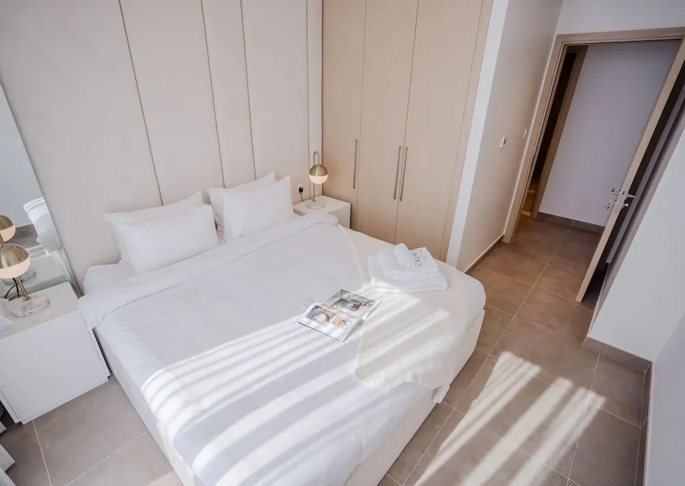 Дубай: Nasma Luxury Stays - Creek Gate T1