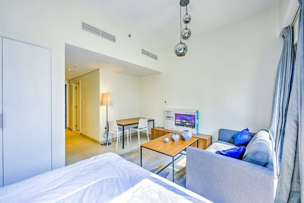 Дубай: Expo Village Serviced Apartments