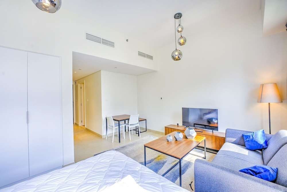Дубай: Expo Village Serviced Apartments