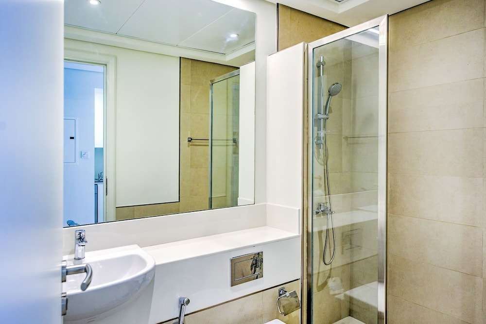 Дубай: Expo Village Serviced Apartments