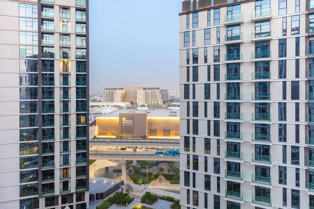 Дубай: Expo Village Serviced Apartments