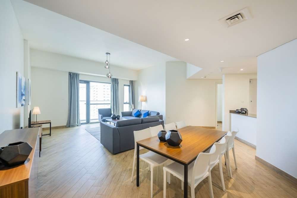 Дубай: Expo Village Serviced Apartments