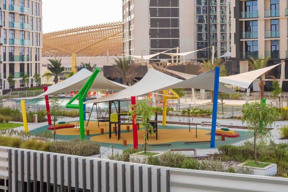 Дубай: Expo Village Serviced Apartments