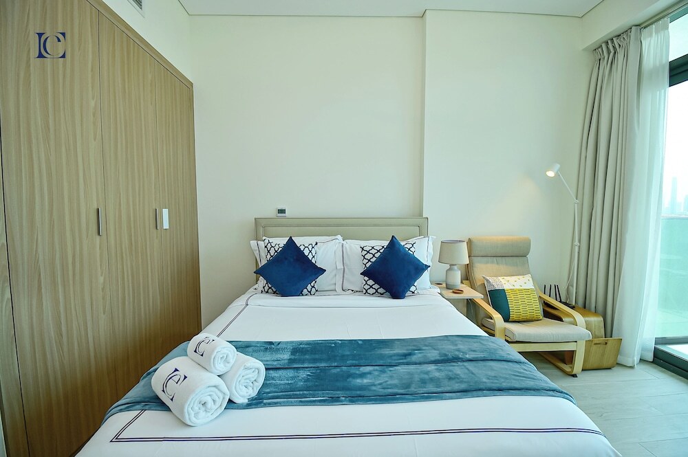 Дубай: Brand New Studio Apartment - Farhad Azizi Jaddaf Dubai