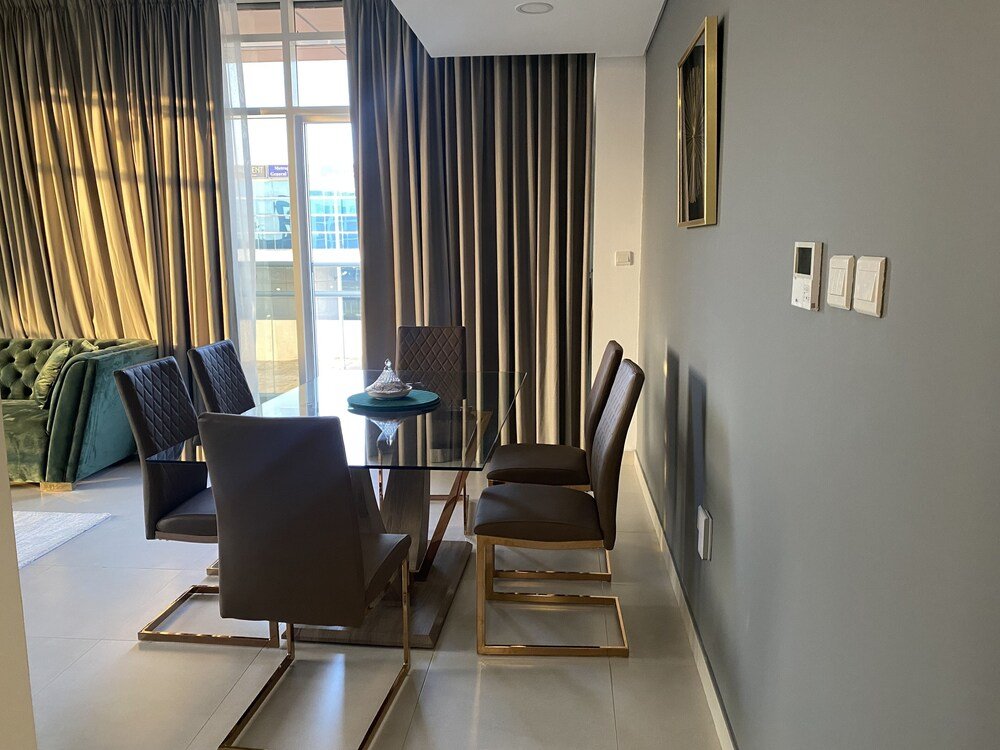 Дубай: La mer Specious Apartment