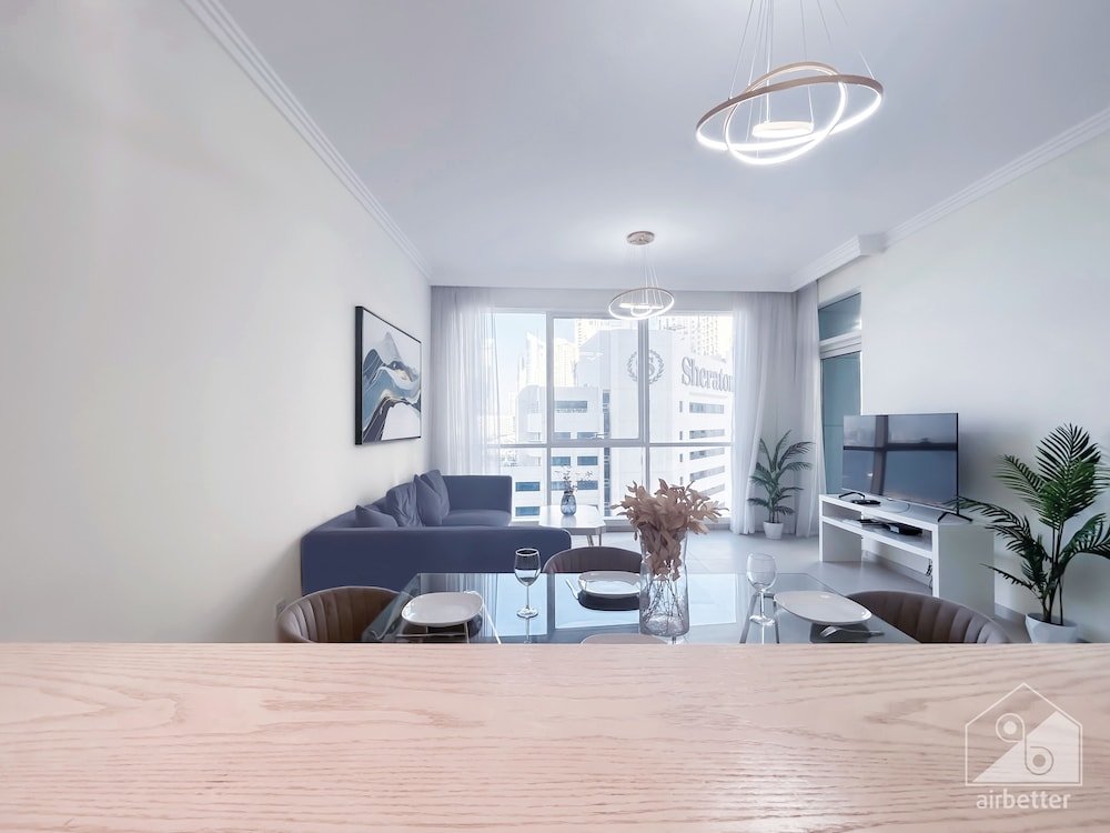 Дубай: Luxurious 1B Seaview Apartment in JBR