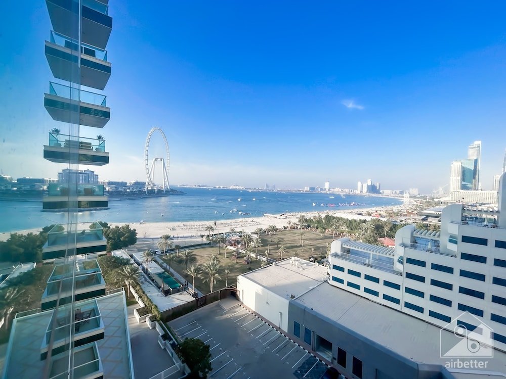 Дубай: Luxurious 1B Seaview Apartment in JBR