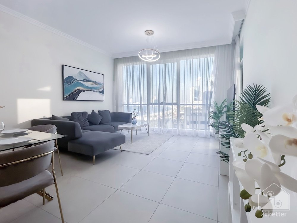 Дубай: Luxurious 1B Seaview Apartment in JBR