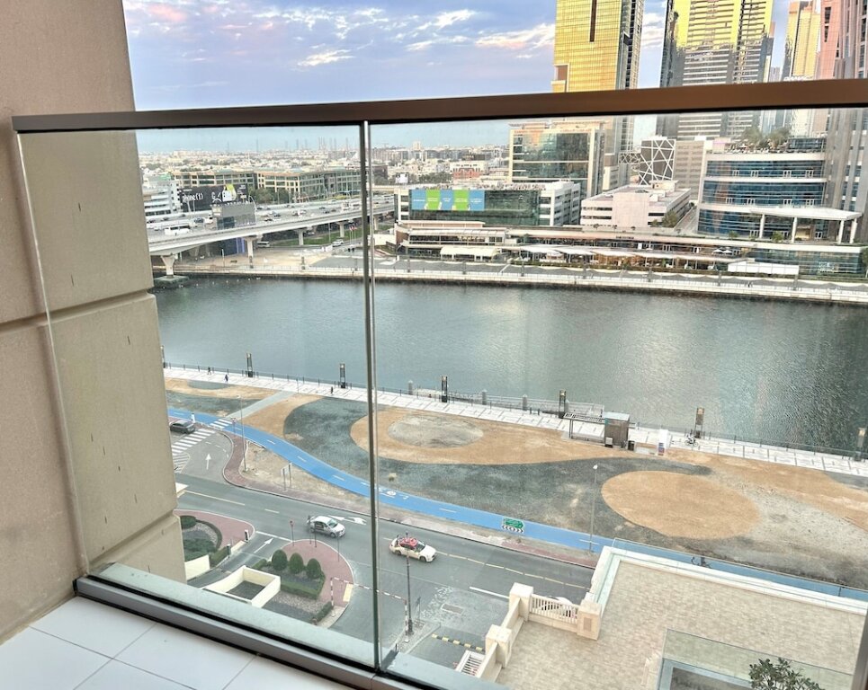 Дубай: Stunning 1bedroom With Balcony in Al Habtoor City