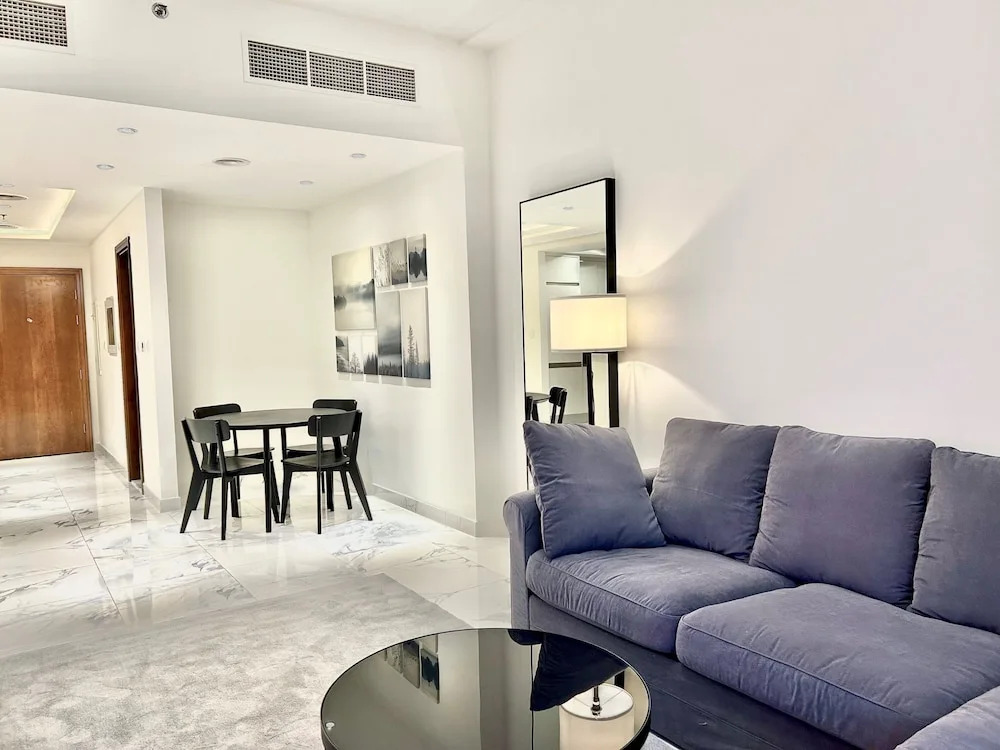 Дубай: Stunning 1bedroom With Balcony in Al Habtoor City