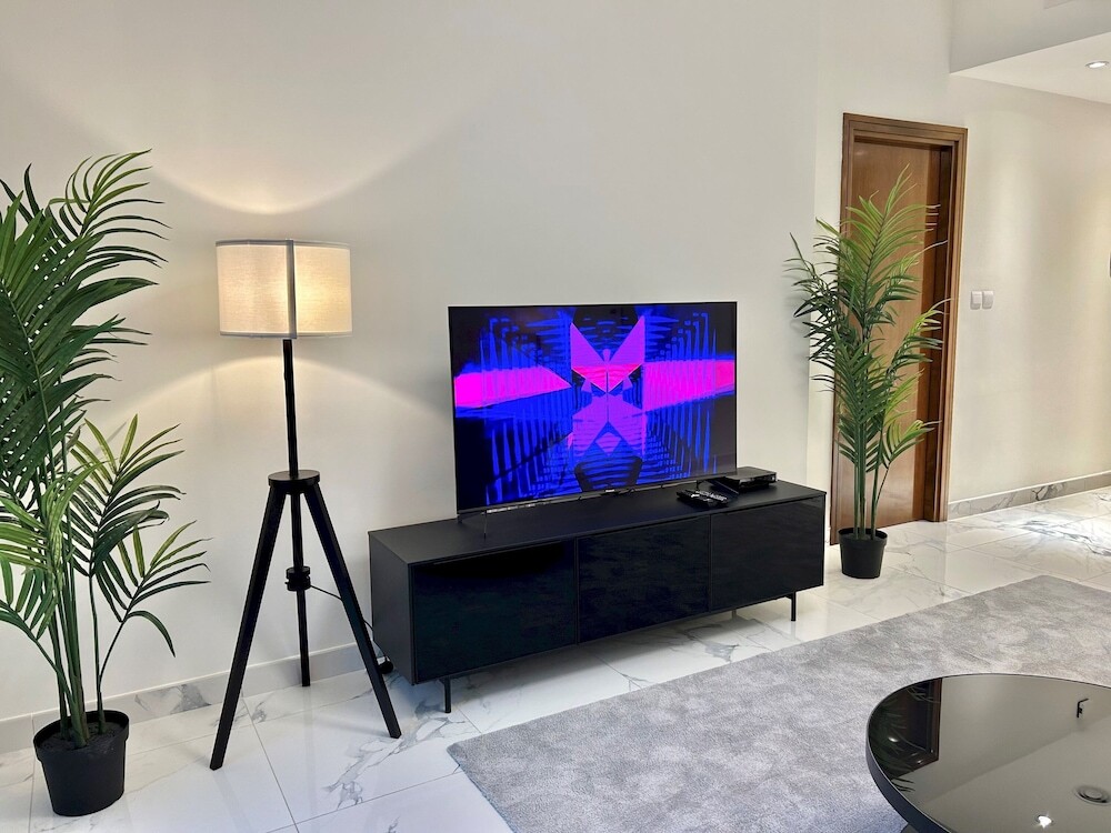 Дубай: Stunning 1bedroom With Balcony in Al Habtoor City