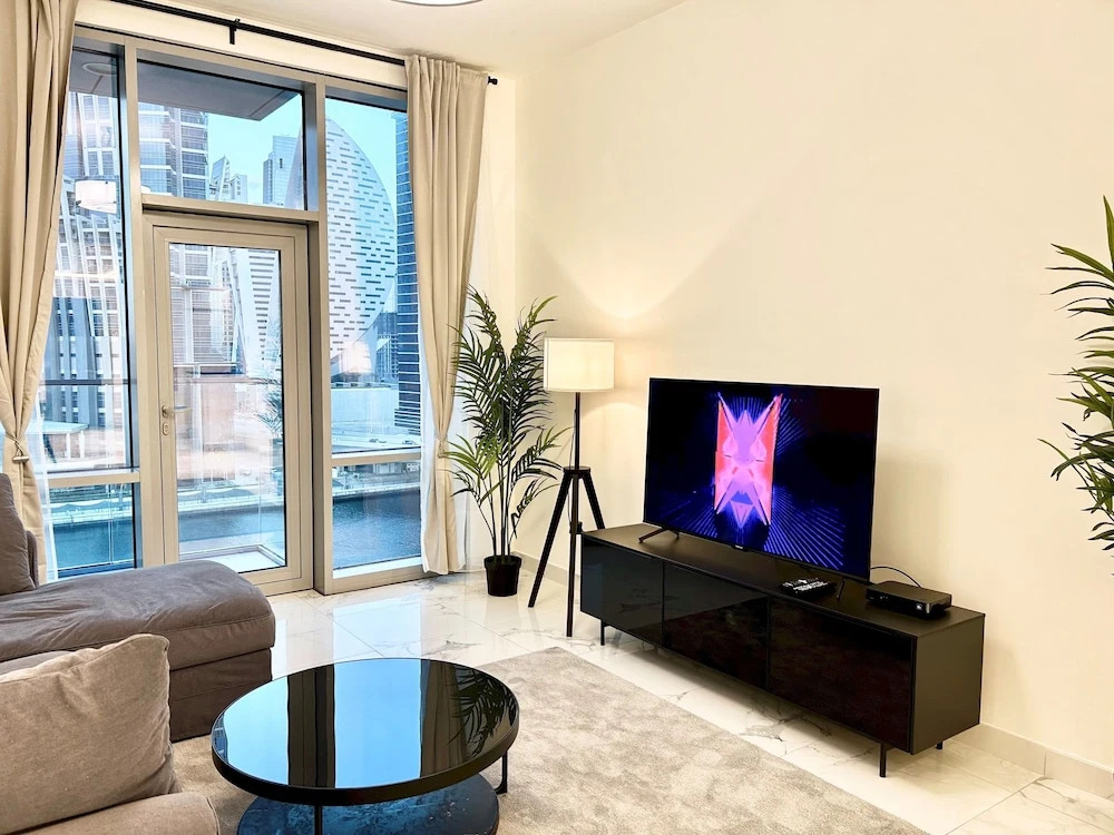 Дубай: Stunning 1bedroom With Balcony in Al Habtoor City