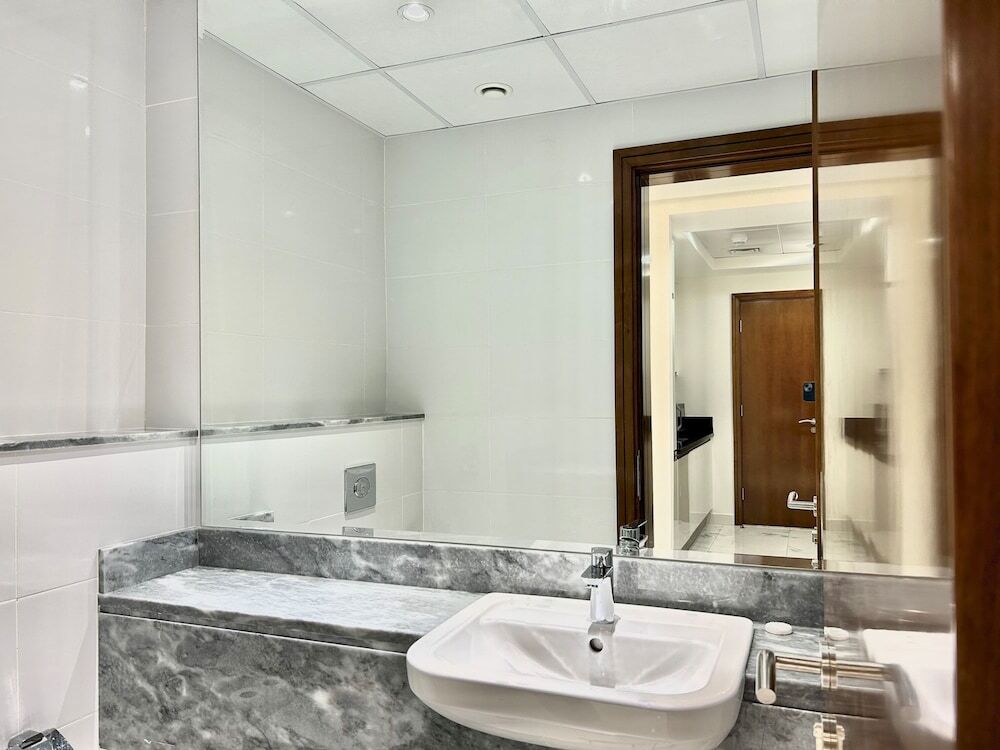 Дубай: Stunning 1bedroom With Balcony in Al Habtoor City