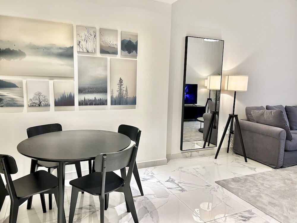 Дубай: Stunning 1bedroom With Balcony in Al Habtoor City
