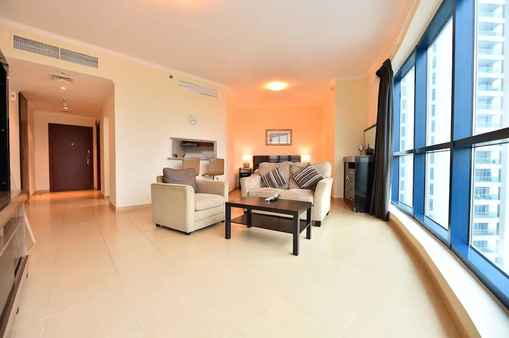 Дубай: DJ - Bright spacious Studio in JLT