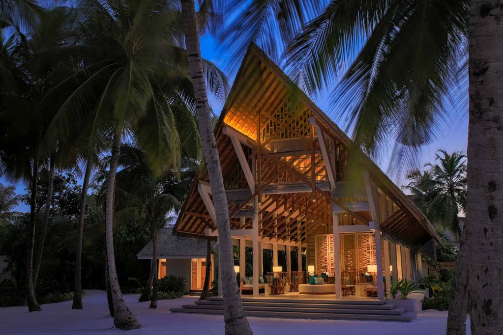 Раа Атолл: Emerald Faarufushi Resort & Spa