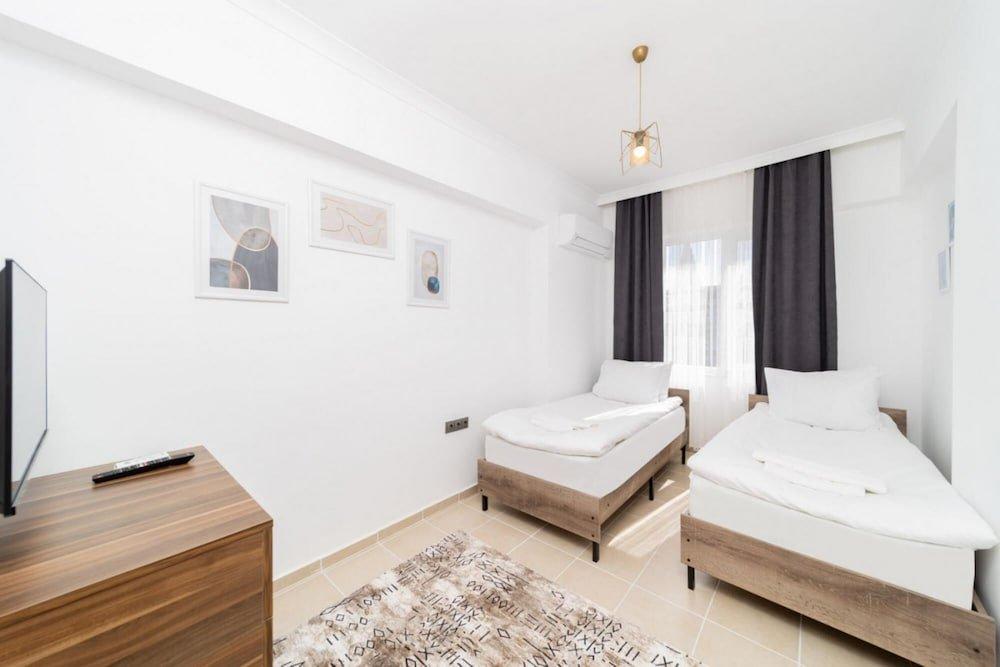 Fantastic Flat With Balcony and View in Aksu — фото 3
