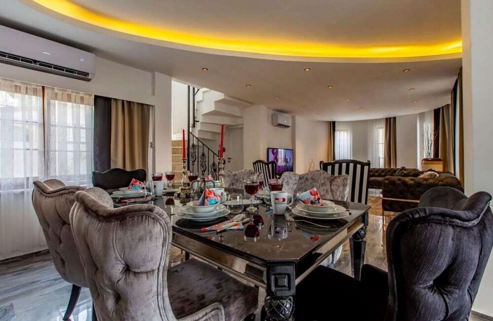 Белек: Luxurious Villa With Private Pool in Antalya