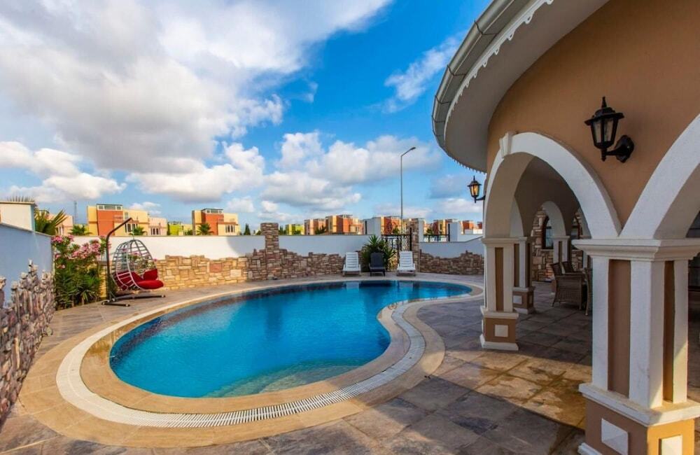 Белек: Luxurious Villa With Private Pool in Antalya