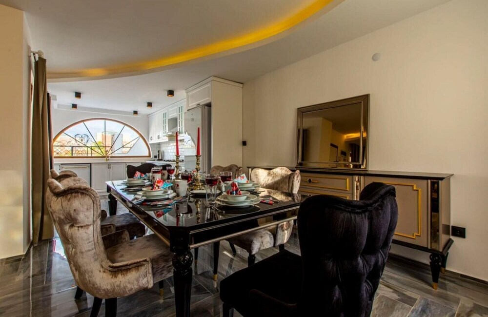 Белек: Luxurious Villa With Private Pool in Antalya