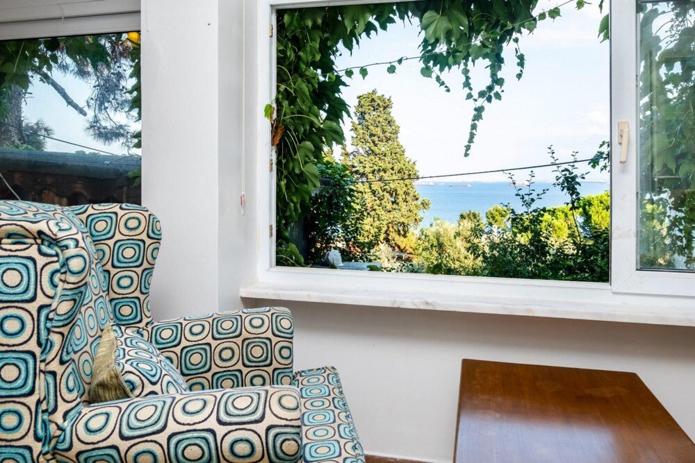 Бююкада: Lovely Flat Near Beach With Sea View in Buyukada