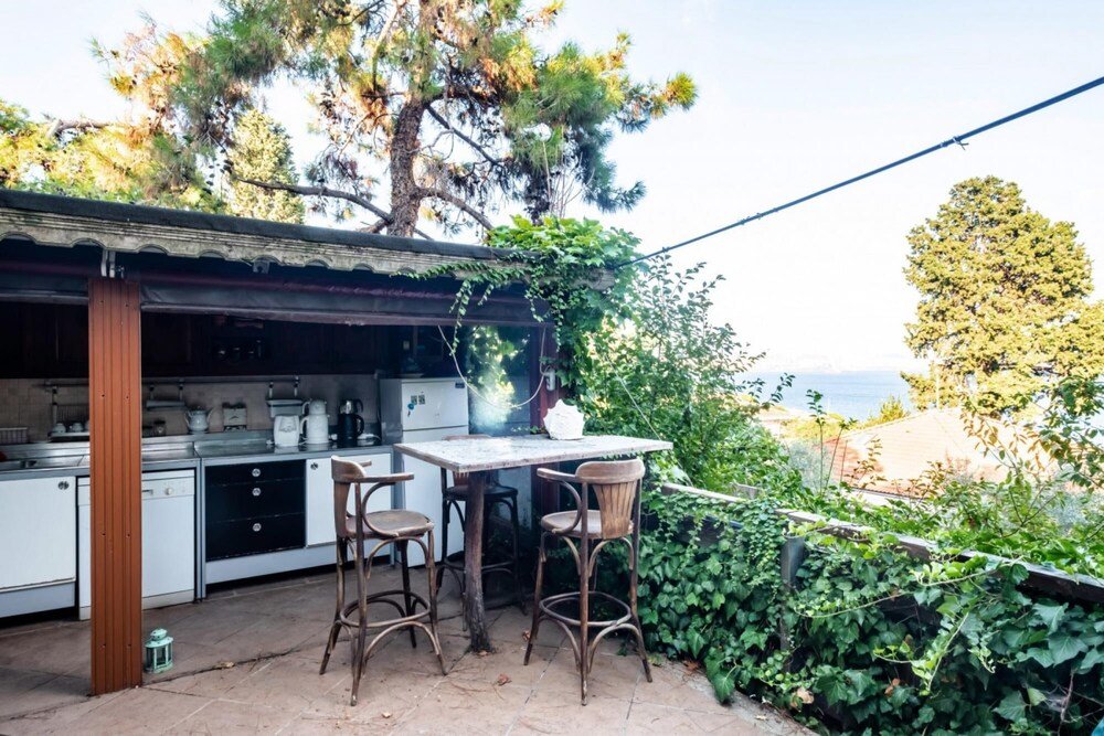 Бююкада: Lovely Flat Near Beach With Sea View in Buyukada