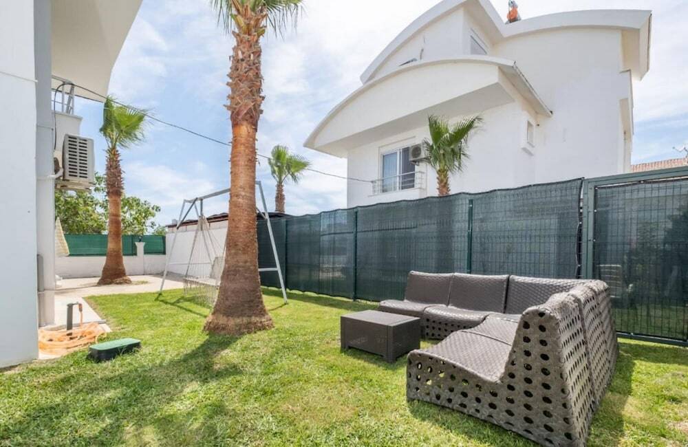 Белек: Dazzling Villa With Private Pool in Antalya