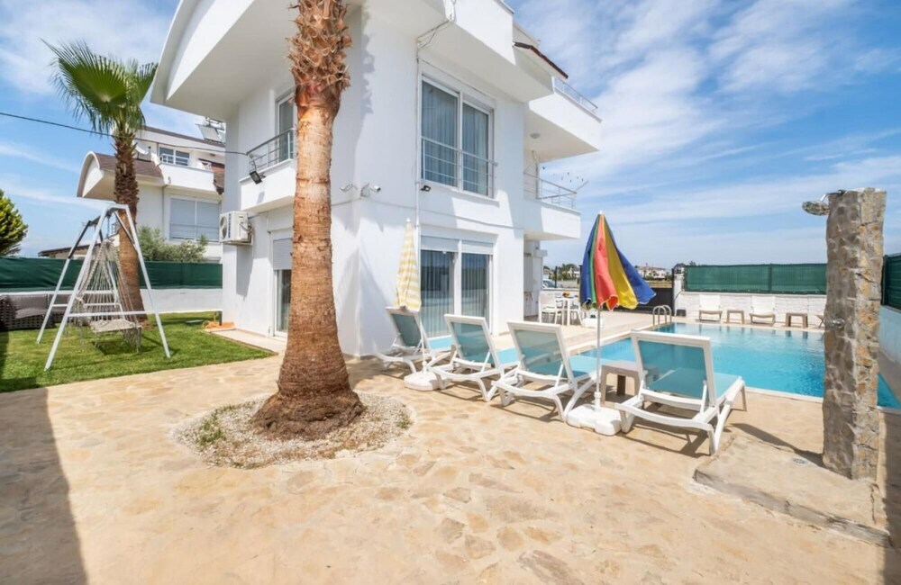 Белек: Dazzling Villa With Private Pool in Antalya