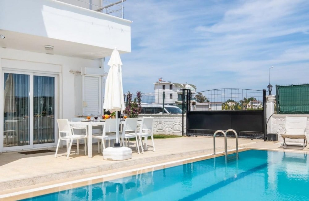 Белек: Dazzling Villa With Private Pool in Antalya