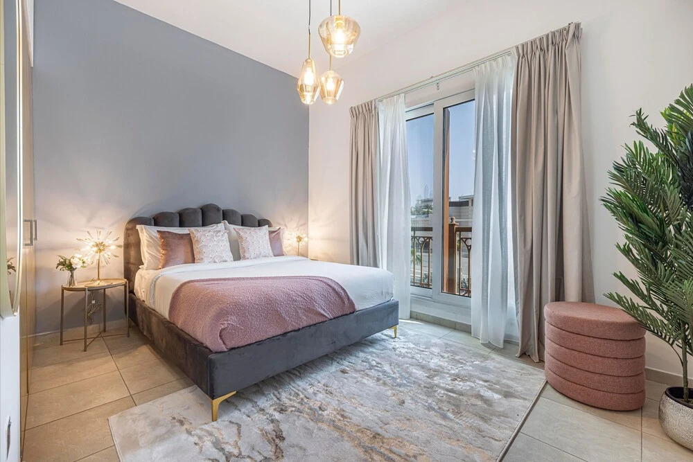Дубай: Large Terrace and Pool View - 2 Br - Next to Mall