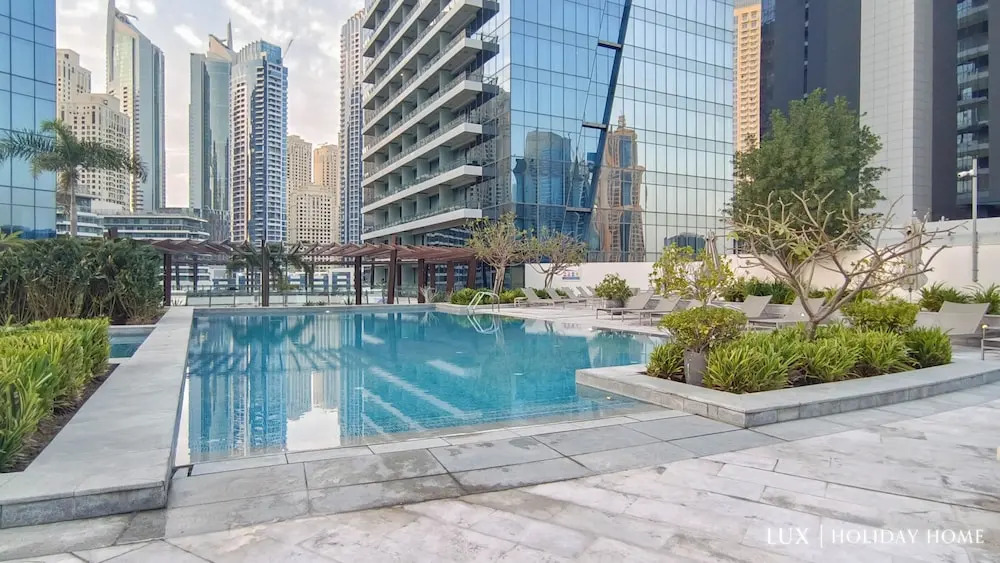 Дубай: LUX The Silverene Marina view Suite