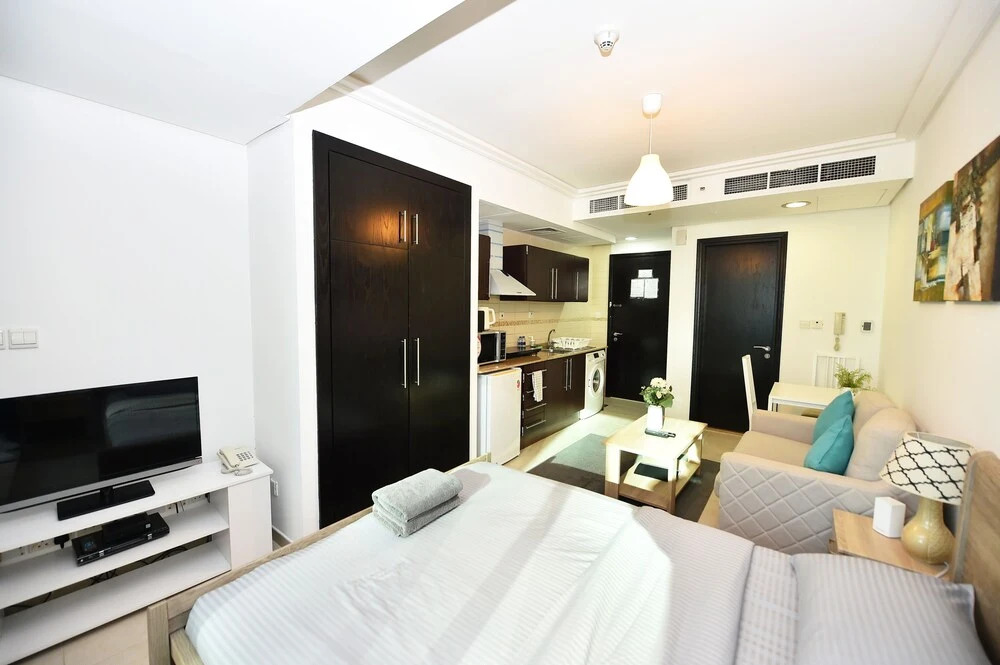 Дубай: LZZ - Furnished Studio with Balcony