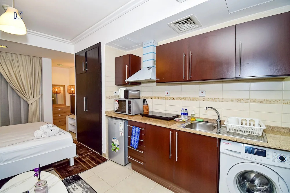 Дубай: LZZ - Furnished Studio with Balcony