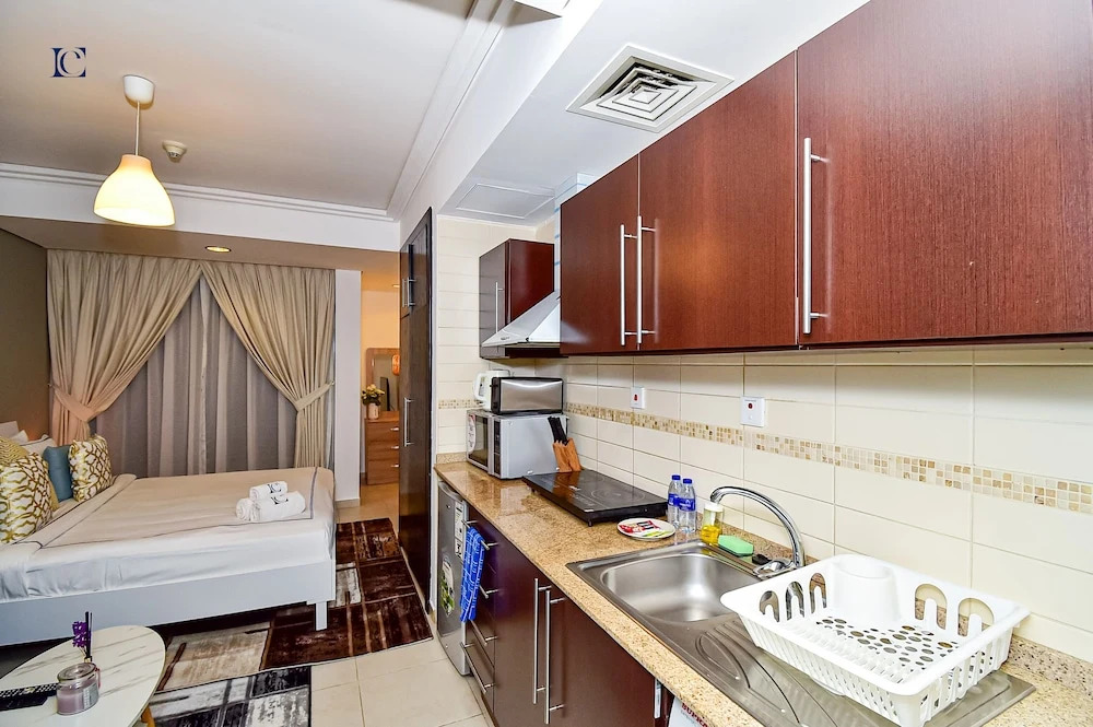 Дубай: LZZ - Furnished Studio with Balcony