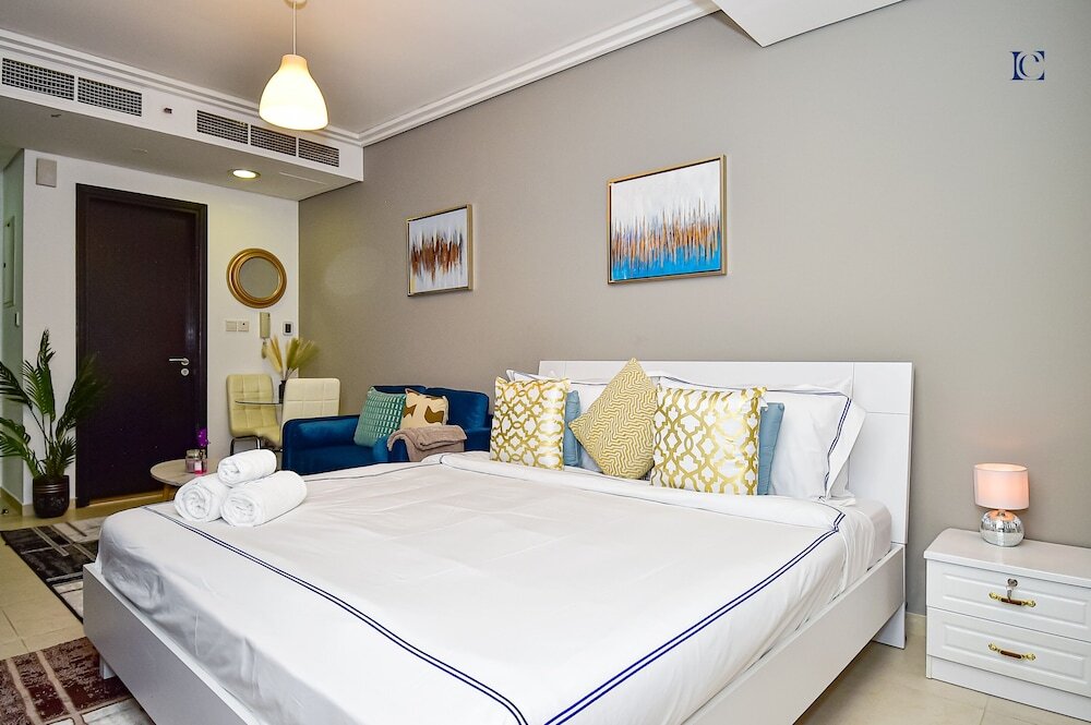 Дубай: LZZ - Furnished Studio with Balcony