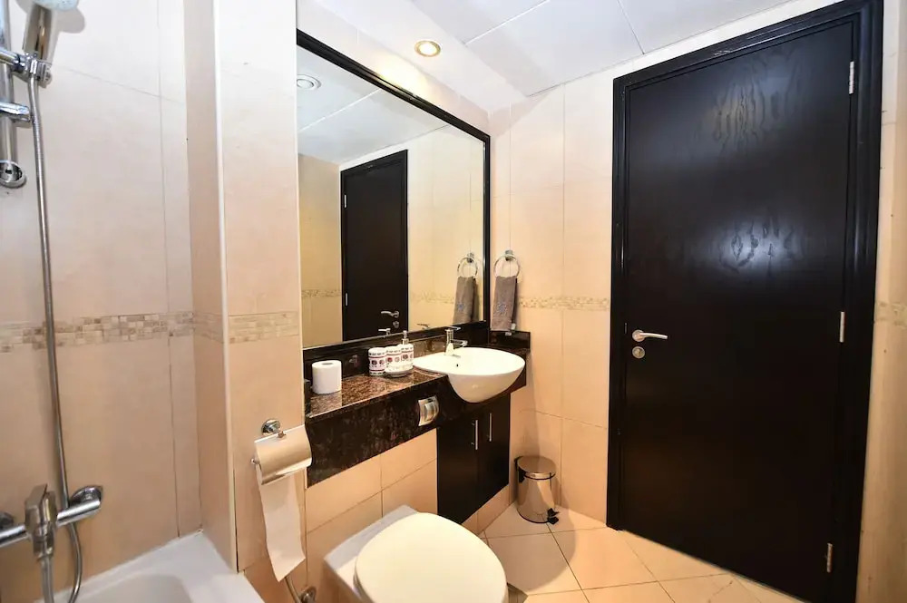 Дубай: LZZ - Furnished Studio with Balcony