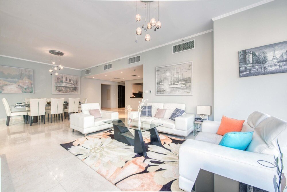 Дубай: Luxury Apt w Private Jacuzzi Overlooking the Water