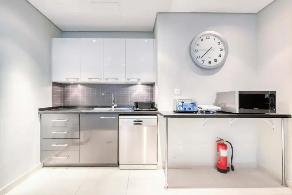 Дубай: Luxury Apt w Private Jacuzzi Overlooking the Water
