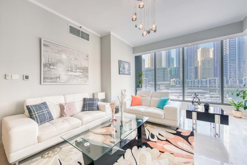 Дубай: Luxury Apt w Private Jacuzzi Overlooking the Water