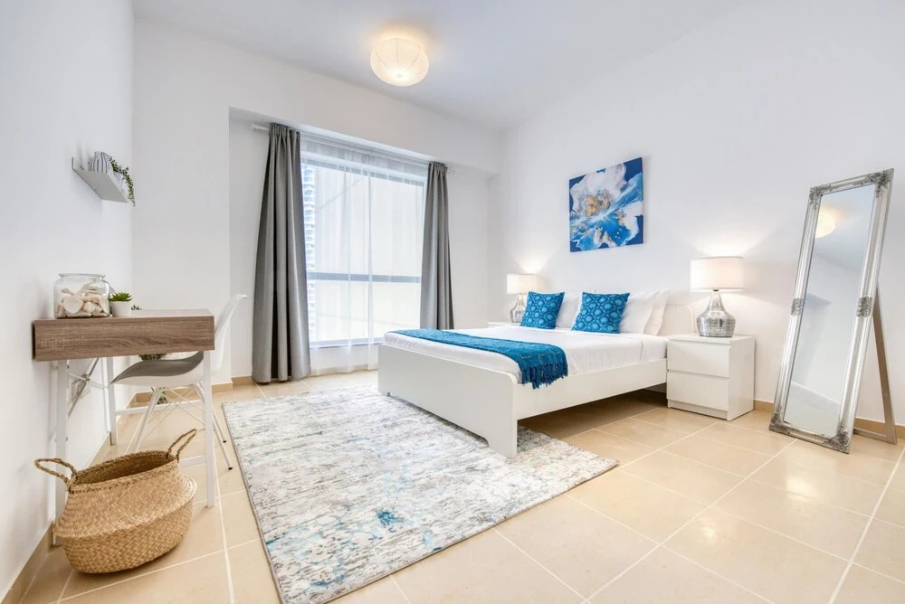 Дубай: Regal Apt Fit for a King w Sea View