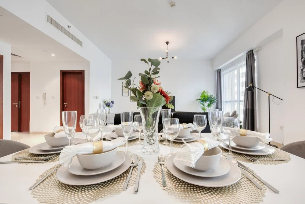 Дубай: Regal Apt Fit for a King w Sea View