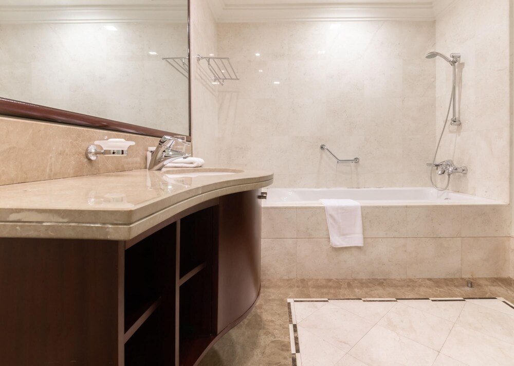 Дубай: Charming Apt With Arabesque Sea View on the Palm Jumeirah