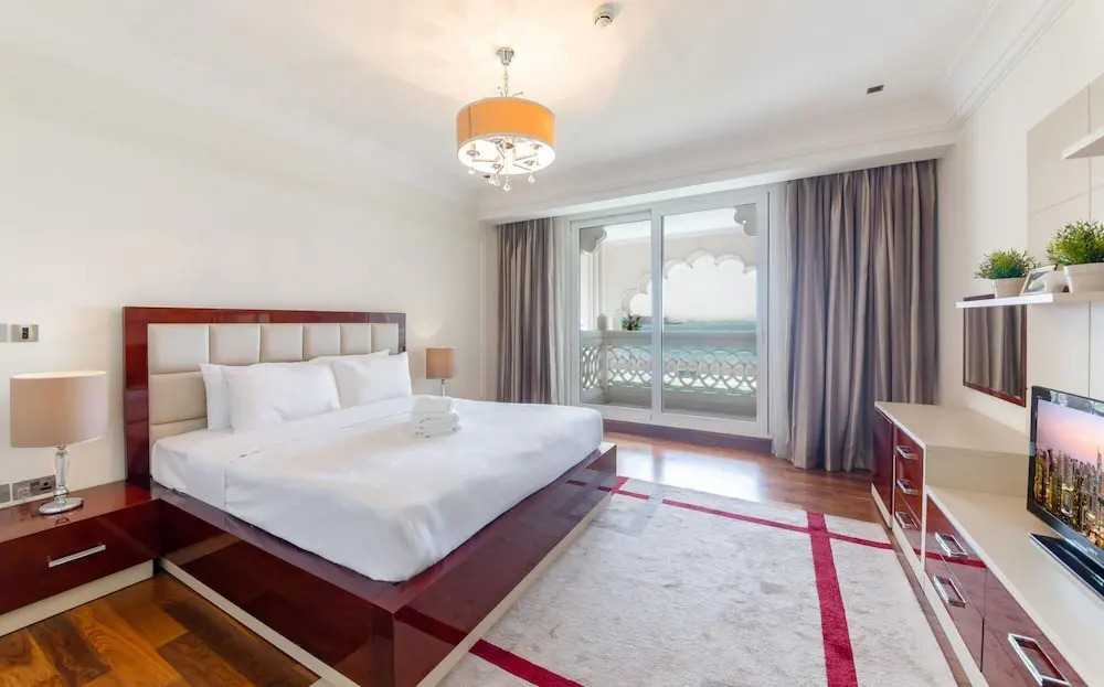 Дубай: Charming Apt With Arabesque Sea View on the Palm Jumeirah