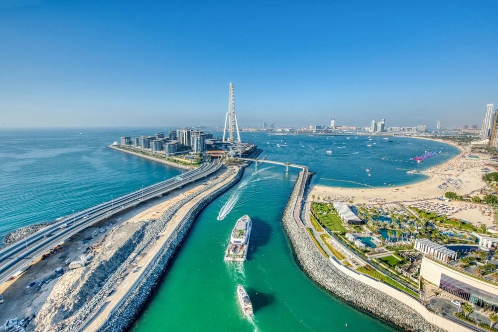 Дубай: Exclusive Sea View Apartment on the Arabian Gulf