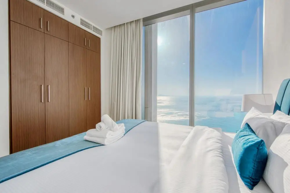 Дубай: Exclusive Sea View Apartment on the Arabian Gulf