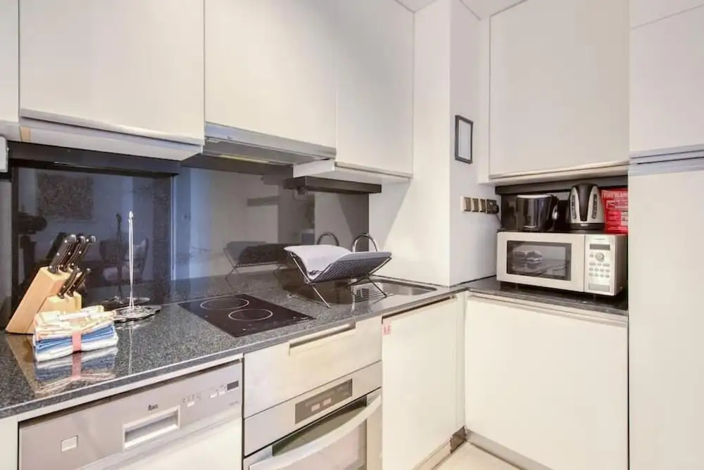 Дубай: SuperHost - Deluxe Studio with Stunning Marina Views - JW Marriott Dubai Marina